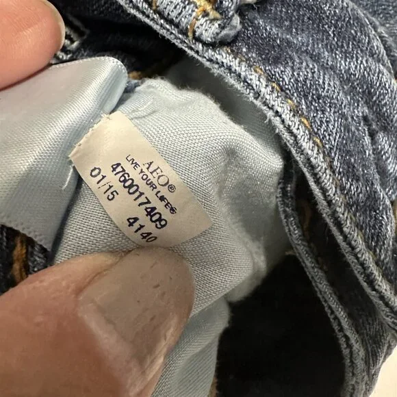 American Eagle Shorts Jean Super Stretch Womens 12 Denim Cuffed Short - Picture 8 of 8